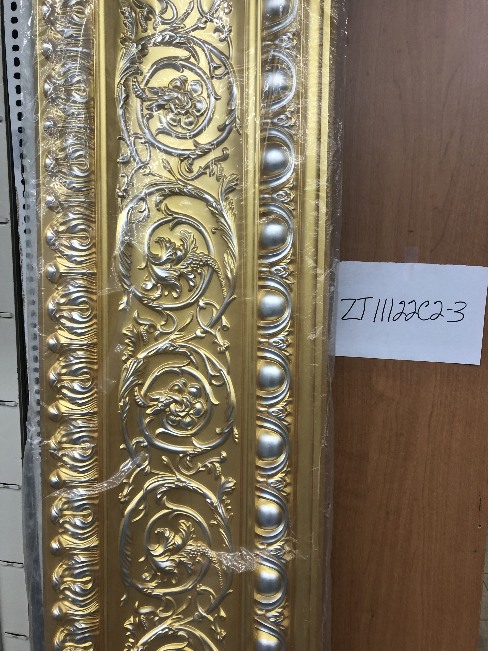 Zeta Gilded Gold Vine Crown Poly Molding 15" x 94"-image